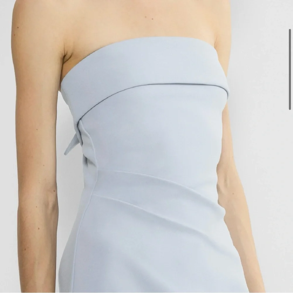 NWT Babaton FigureKnit Eyecatcher Strapless Midi Dress Dew Blue Aritzia L - Picture 3 of 6